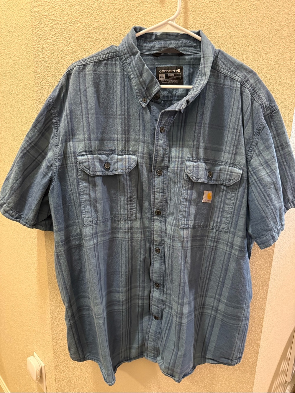 Carhartt Men’s Light Blue Plaid Short-Sleeve Button-Down Shirt